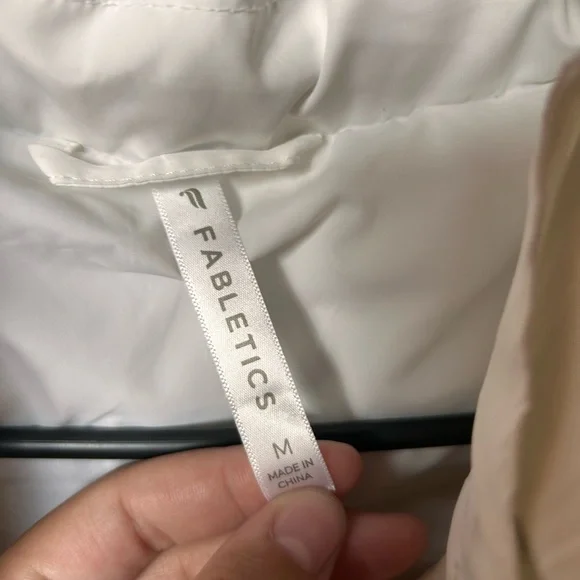 Fabletics Women's White Puffer Vest - Picture 4 of 8